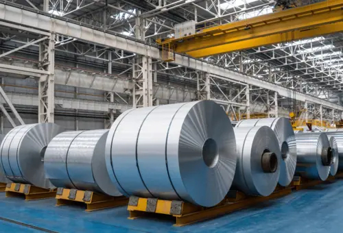 US Imposes 25% Tariff on Canadian and Mexican Aluminum: Impact on Global Trade & Market Prices.